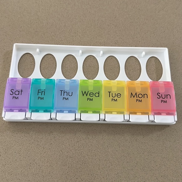 Pill Box - Picture 3 of 5